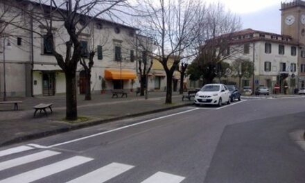 COLLESALVETTI: INDIGNATI (MA NON SOLO) PER LA NUOVA SEGNALETICA DELLA PIAZZA