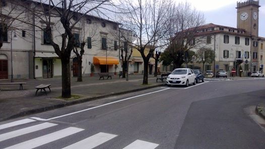 COLLESALVETTI: INDIGNATI (MA NON SOLO) PER LA NUOVA SEGNALETICA DELLA PIAZZA