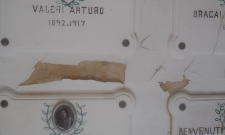 GUASTICCE: IL DEGRADO DELLA CAPPELLA DEI CADUTI