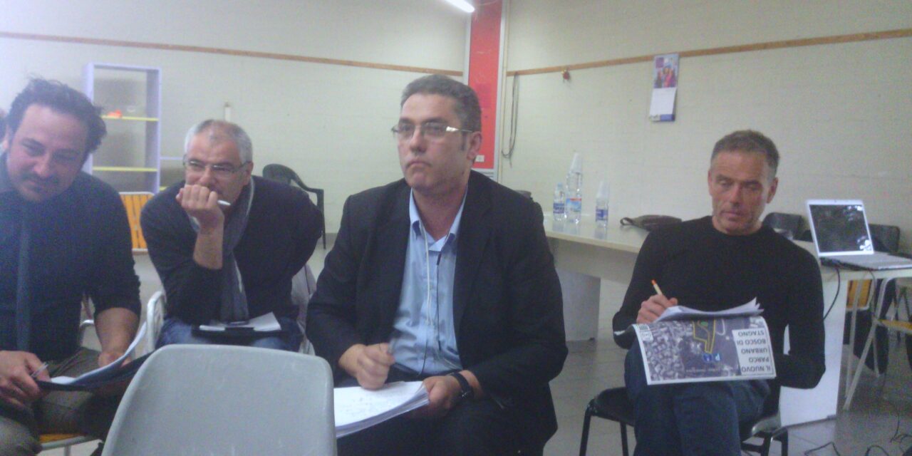 STAGNO: AL FORUM COMUNALE SI PARLA DI INQUINAMENTO, VIABILITÀ, VERDE PUBBLICO E MESSA IN SICUREZZA IDRAULICA FRA LAMENTELE DEI CITTADINI E RASSICURAZIONI DELL’ASSESSORE DEMI