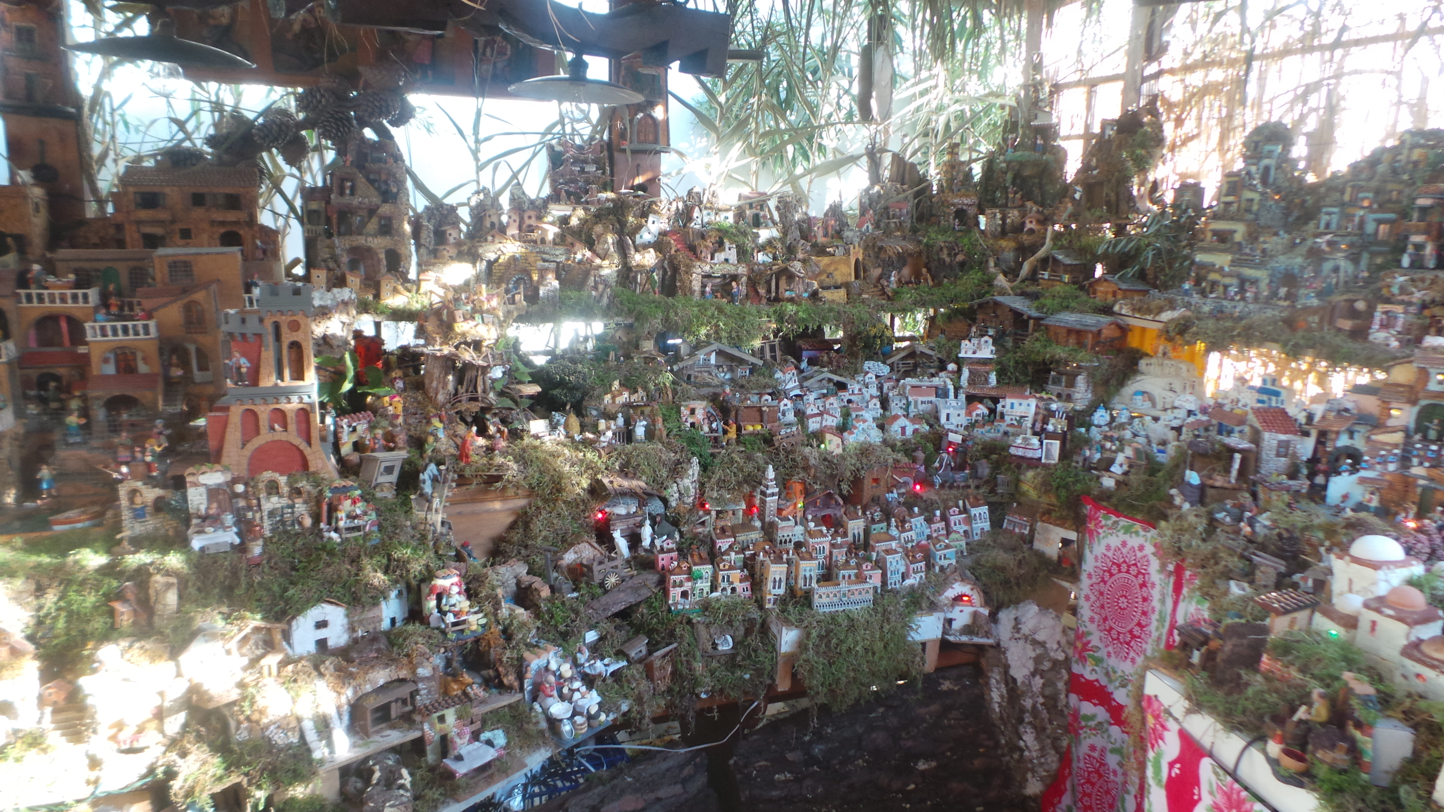 A GUASTICCE IL PRESEPE MONUMENTALE DI PIERO VALERI