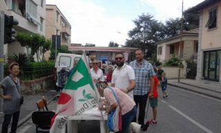 banchetto Comitato per il SI