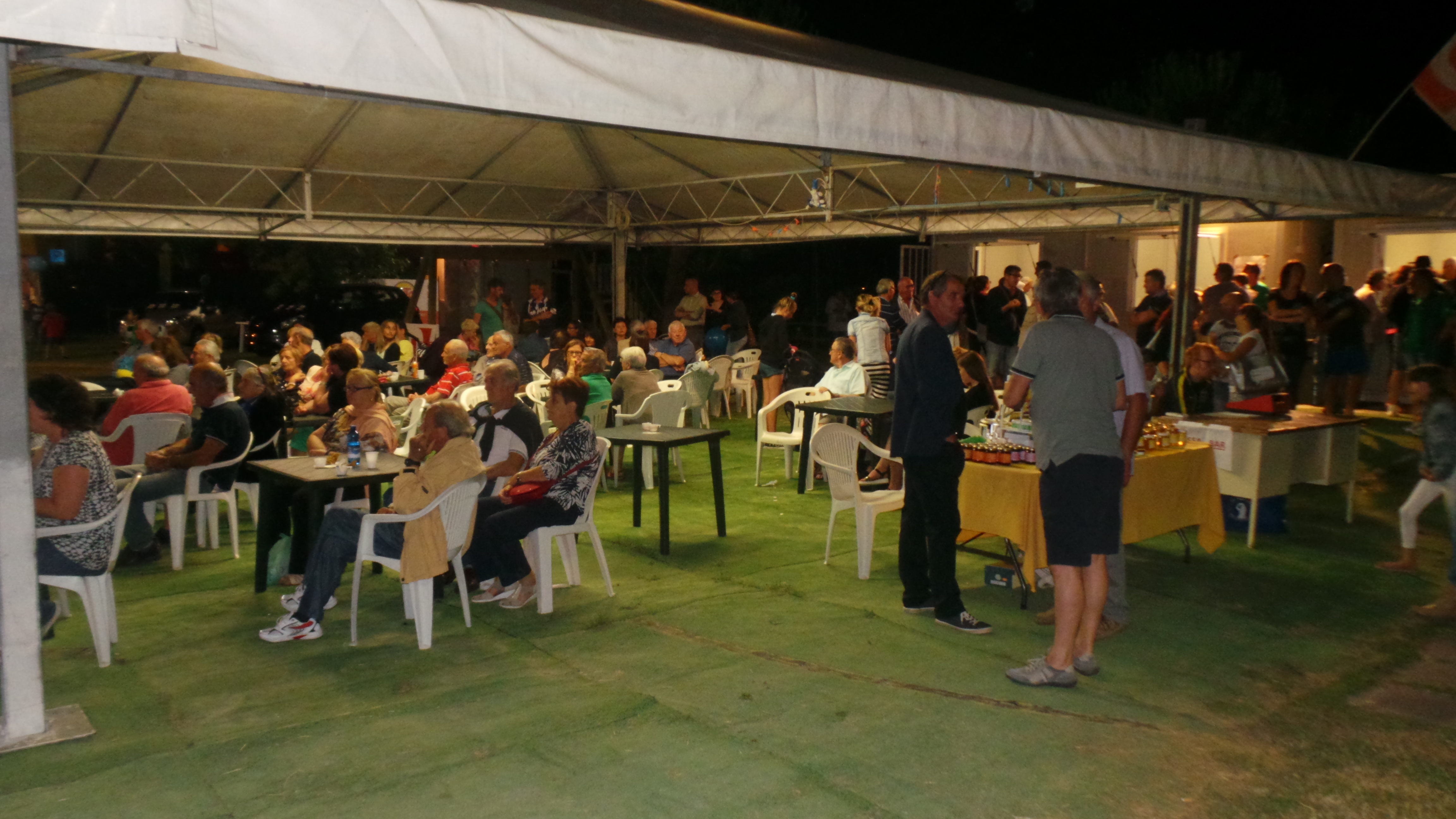 ALLA FESTA DE L’UNITÁ DI VICARELLO DISCUSSIONE POLITICA, MA ANCHE AMPIO SPAZIO PER DIVERTIMENTO, MUSICA E BUON CIBO