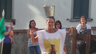 Palio dei Rioni Castell'Anselmo 2016 - gioco secchio 1