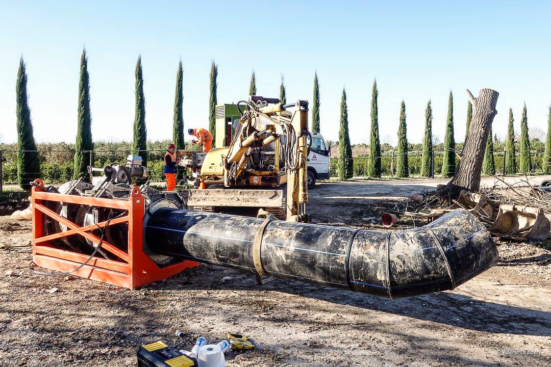 LAVORI DI ASA A STAGNO: VERRÀ REALIZZATO UN TUBO DENTRO UN ALTRO TUBO PER EVITARE FUGHE D’ACQUA