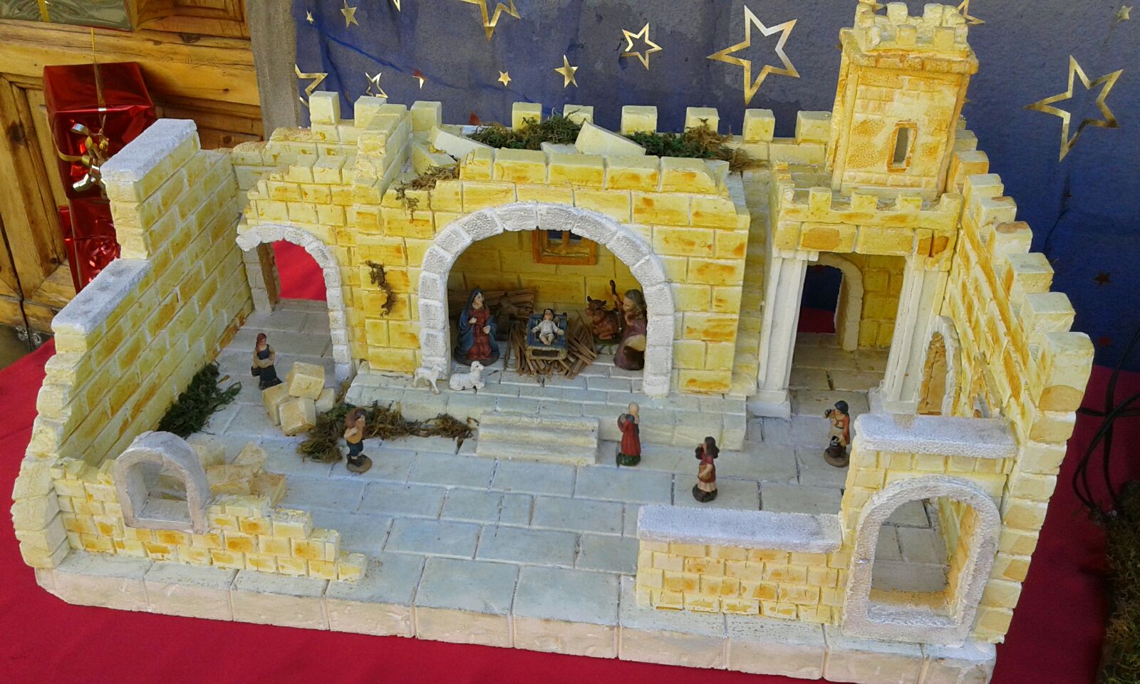 COLLESALVETTI ENTRA NEL PIENO DELLE FESTIVITÀ NATALIZIE CON UN’ESPOSIZIONE DI PRESEPI. LA FOTOGALLERY