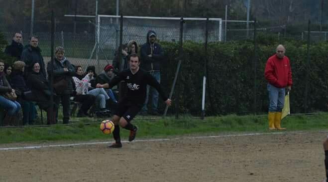 7 VITTORIE CONSECUTIVE, MA ORA BATTUTA D’ARRESTO PER IL NUGOLA CALCIO CHE PAREGGIA CONTRO L’ARCI MONTECHIARI
