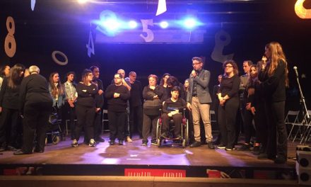 I RAGAZZI DELLE CASE FAMIGLIA DI STAGNO SALGONO SUL PALCO A COLLESALVETTI E IL RISULTATO É SPETTACOLARE