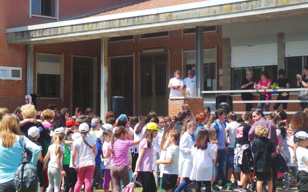 A STAGNO DIVERTIMENTO E AGGREGAZIONE A SCOPO DIDATTICO PER I BAMBINI DELLA SCUOLA CON LE BENEDETTIADI