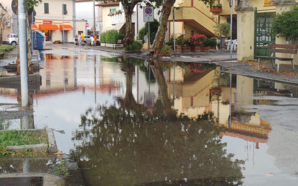 METEO, IL COMUNE: “ATTESO MIGLIORAMENTO ANCHE NELLA NOSTRA ZONA. SCUOLE APERTE MARTEDÌ 30 OTTOBRE”