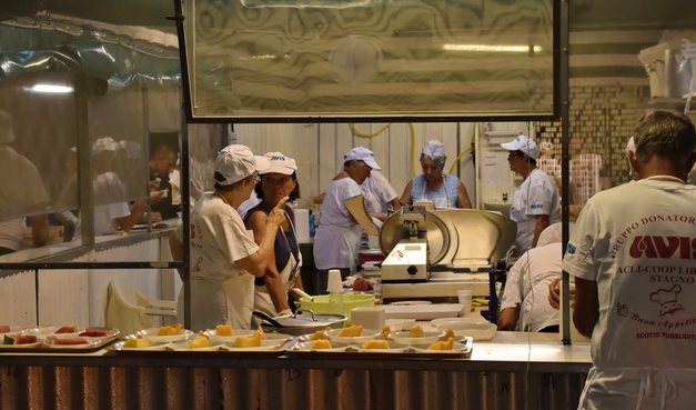 A STAGNO VECCHIO LA FESTA DEL DONATORE E SAGRA DELLA ZUPPA. I VOLONTARI INIZIANO A LAVORARE ALLE 6 DEL MATTINO