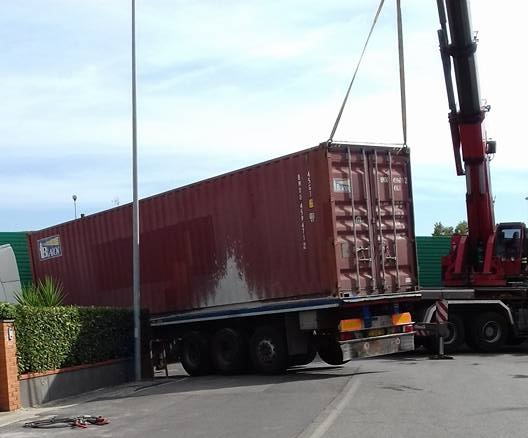 TIR INCASTRATO A STAGNO VECCHIO: STRADA CHIUSA PER 3 ORE