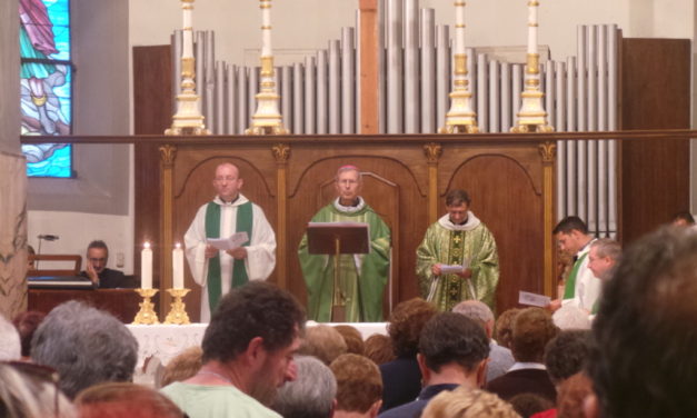 PIENONE IN CHIESA A VICARELLO PER LA MESSA DI INSEDIAMENTO DI DON ANTONIO RATTI