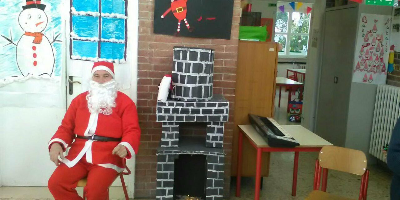 BABBO NATALE FA TAPPA ALLA SCUOLA DI GUASTICCE
