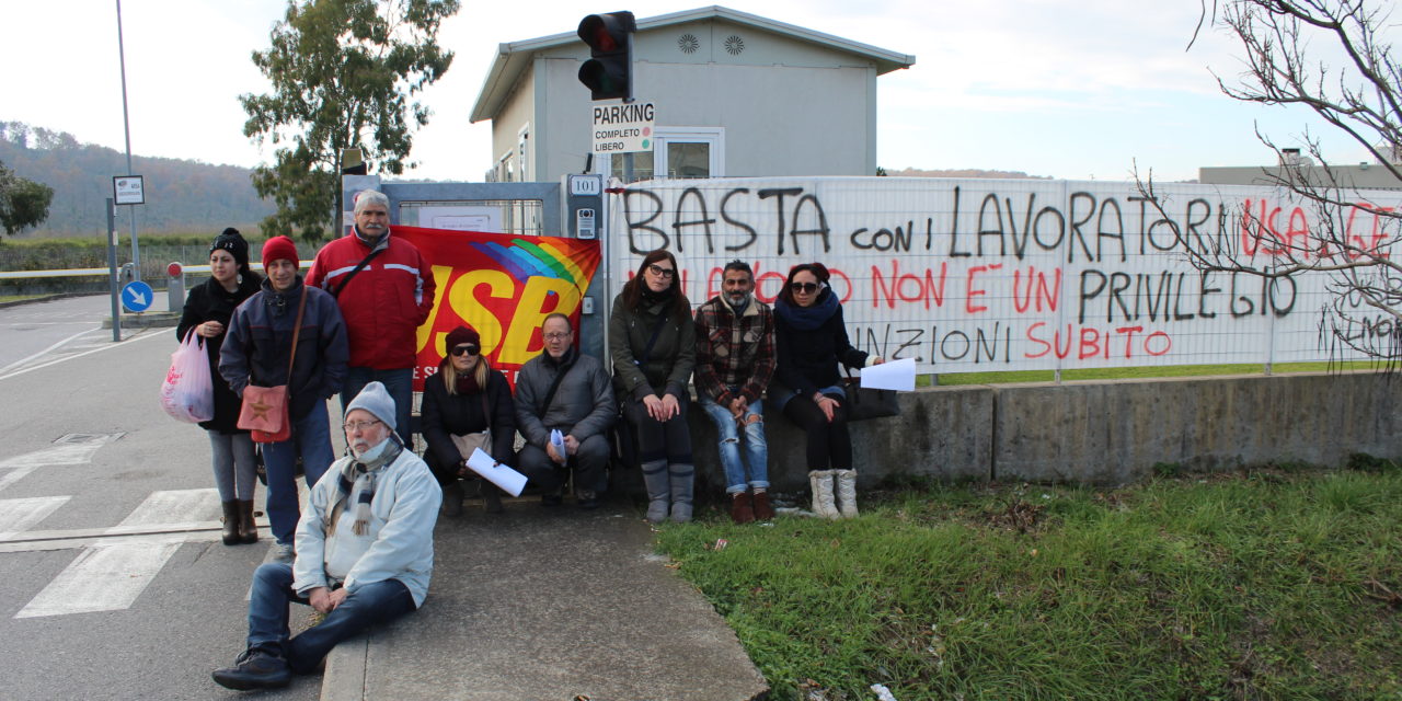 PRESIDIO DI LAVORATORI ALLA MAGNA: “ASSUNZIONI SUBITO”. E CRITICANO IL “SILENZIO DI SINDACATI E ISTITUZIONI LOCALI”