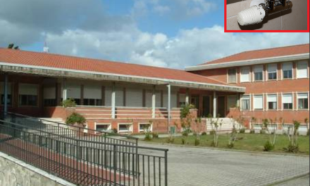 «I NOSTRI FIGLI SUI BANCHI AL FREDDO». POLEMICA ALLA SCUOLA DI STAGNO. L’ASSESSORE: «RISOLVEREMO IN GIORNATA»