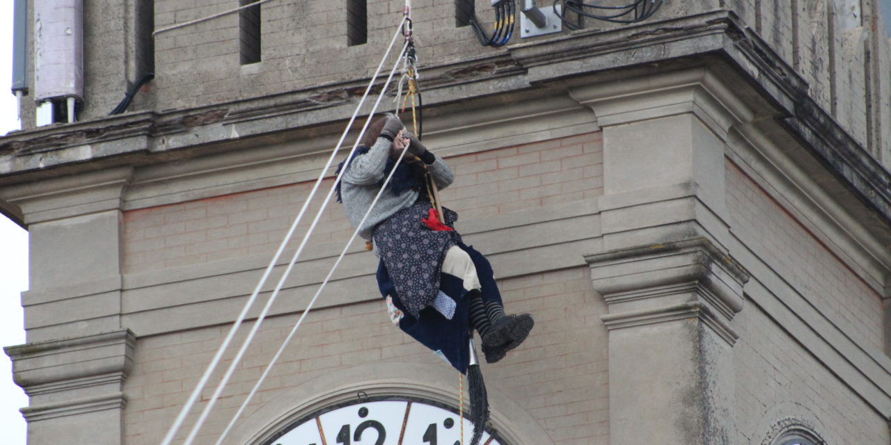 A COLLE SI RIPETE LA TRADIZIONE DELLA “BEFANA VOLANTE”