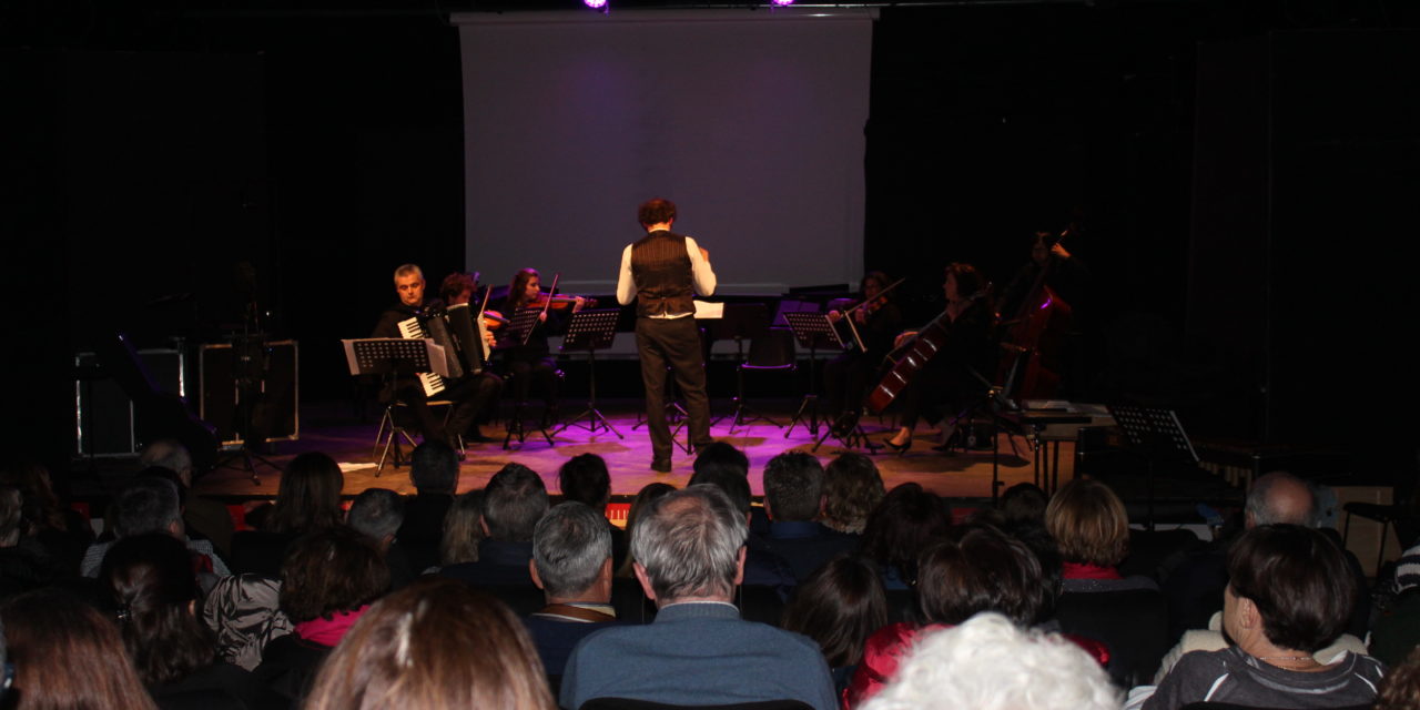 LO STRAVAGANTE “CARNEVALE DEGLI ANIMALI” COLLIGIANO FRA MUSICHE BIZZARRE, OMBRE CINESI E GIOCHI DI SABBIA