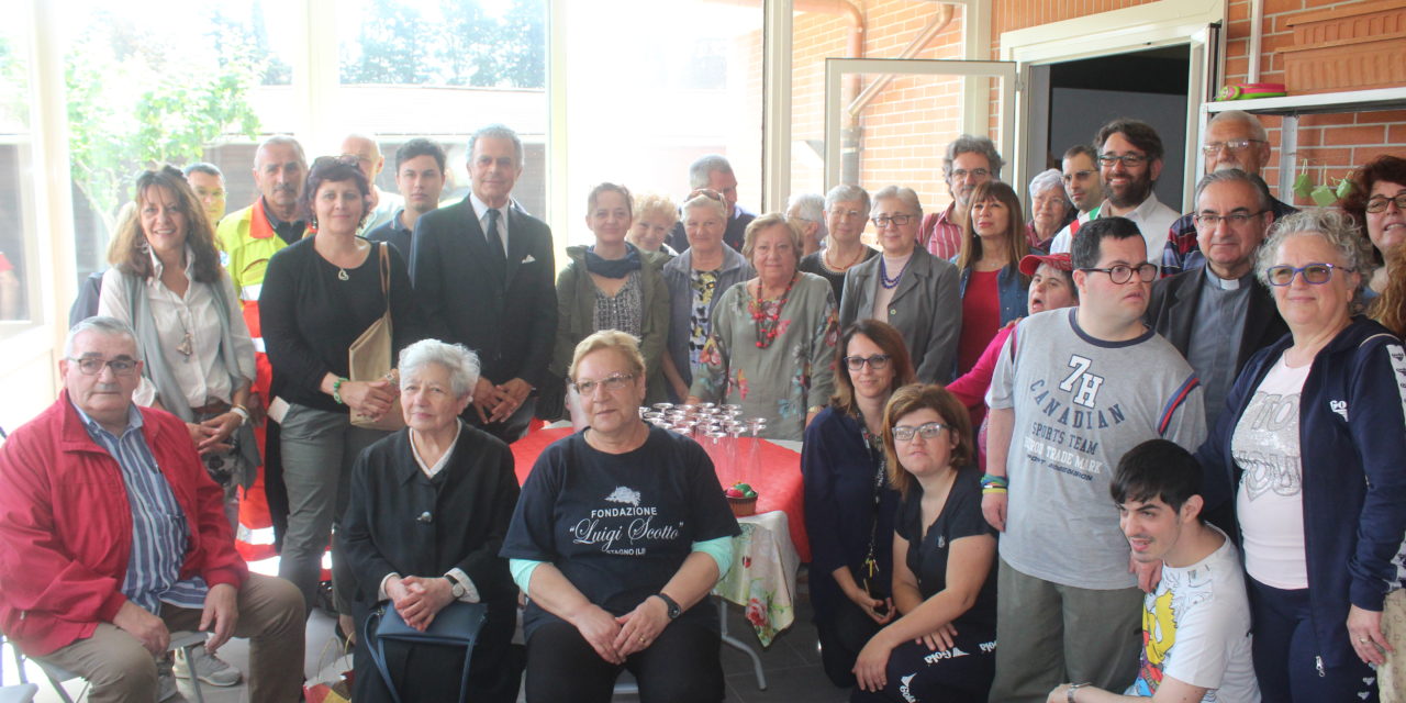 INAUGURATA  LA NUOVA VERANDA-LABORATORIO E FRA GLI OSPITI DELLA CASA FAMIGLIA DI STAGNO É FESTA GRANDE