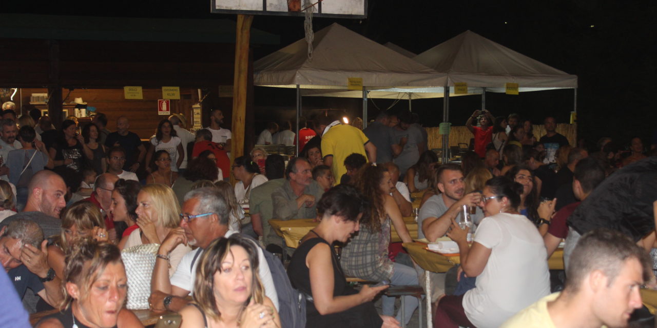 GRANDISSIMO SUCCESSO PER “BIRRA SOTTO LE STELLE”. L’AREA FESTE DI NUGOLA RIEMPITA COME NON MAI