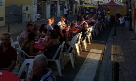 LA “NOTTE CLARA” ANIMA COLLESALVETTI. GENTE IN STRADA, MARCHING BAND, GASTRONOMIA…