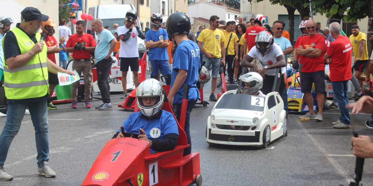 LA CORSA DEI CARRETTI ANIMA COLLESALVETTI E LA UNISCE NEL RICORDO AFFETTUOSO DI STEFANO CORTI