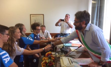 RICONOSCIMENTI PUBBLICI IN CONSIGLIO COMUNALE PER IL CANOA CLUB STAGNO E IL GRUPPO ARCIERI