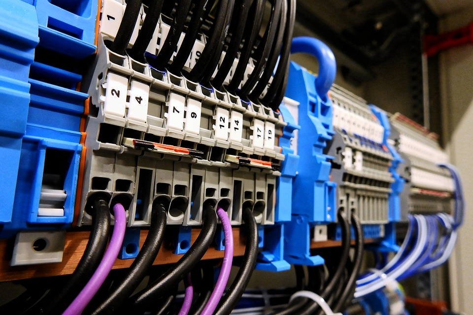 VANDALISMO A COLLESALVETTI: DANNEGGIATO IL QUADRO DI COMANDO DELLA PUBBLICA ILLUMINAZIONE