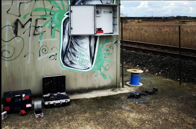 SP 555: AL VIA I LAVORI PER L’INSTALLAZIONE DEI PANNELLI AVVISATORI DELLO STATO DEL PASSAGGIO A LIVELLO