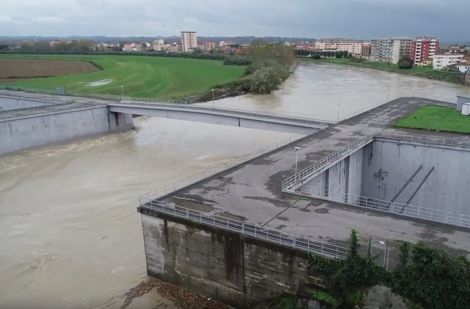 IL VIDEO DEL DRONE DEL CONSORZIO LAMMA CHE VOLA SULLO SCOLMATORE