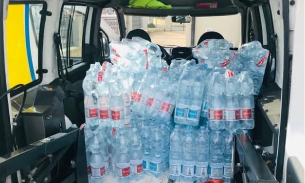 LA MISERICORDIA DI VICARELLO: «DONATA UNA GRANDE QUANTITÀ DI CASSE D’ACQUA PER I BISOGNOSI»