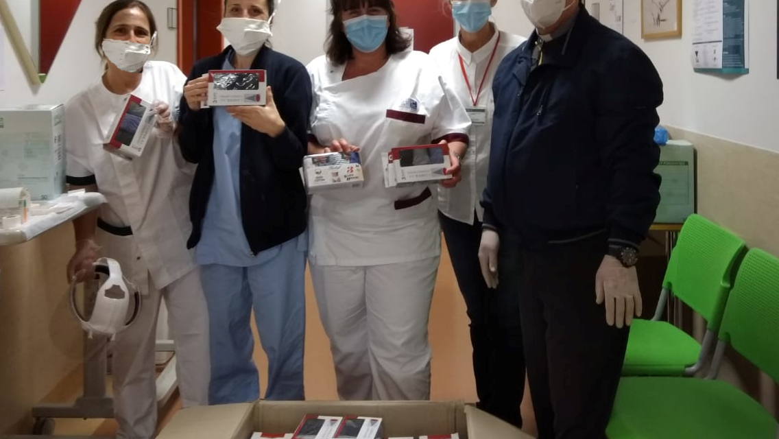 “ARMADIO SOLIDALE”: LA PARROCCHIA SANTA SETON REGALA BIANCHERIA PER I PAZIENTI COVID