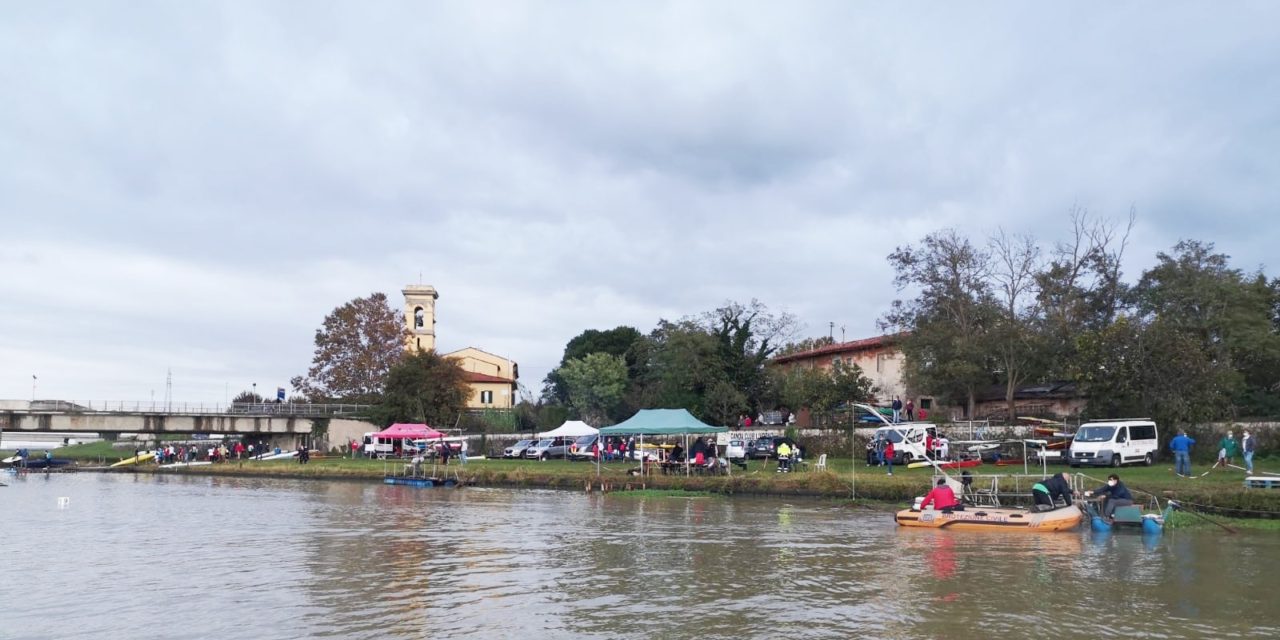 IL CANOA CLUB STAGNO GIOCA IN CASA, NELLE ACQUE DELLO SCOLMATORE, IL CAMPIONATO REGIONALE