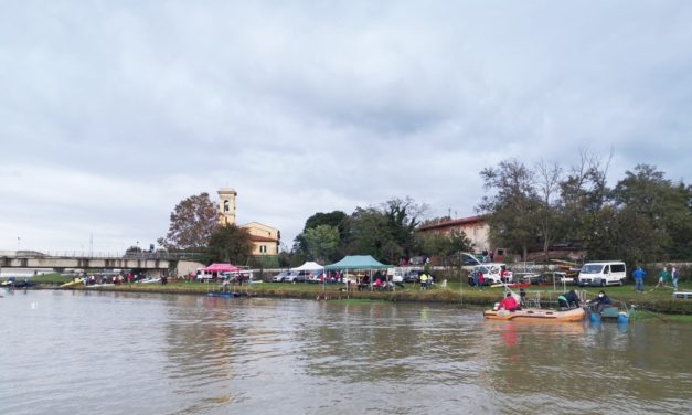 IL CANOA CLUB STAGNO GIOCA IN CASA, NELLE ACQUE DELLO SCOLMATORE, IL CAMPIONATO REGIONALE