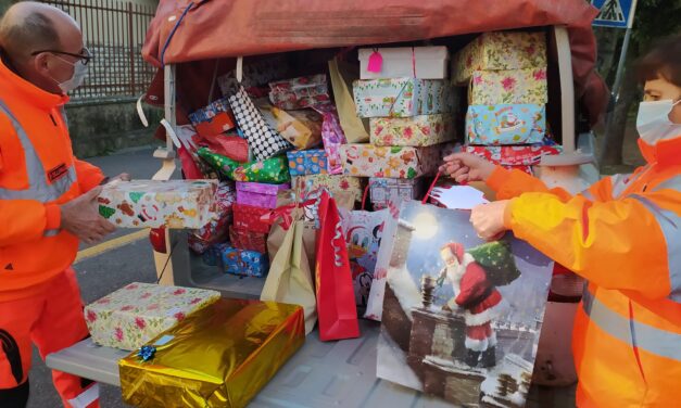 IL GRANDE CUORE DI COLLESALVETTI: I BAMBINI DELLA SCUOLA DONANO PACCHI SOLIDALI AI BISOGNOSI