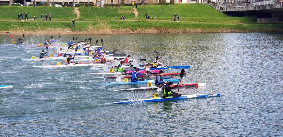 IL CANOA CLUB STAGNO GIOCA DA VINCITORE NELLE ACQUE DELL’ARNO