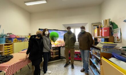 L’ASSOCIAZIONE “LIBERA CACCIA” DONA UNA LIM AGLI ALLIEVI DELLA SCUOLA DI COLLESALVETTI