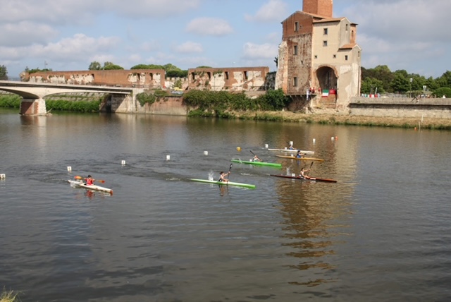 IL CANOA CLUB DI STAGNO NELLE ACQUE DELL’ARNO PISANO CONQUISTA 16 ORO, 10 ARGENTO E 5 BRONZO