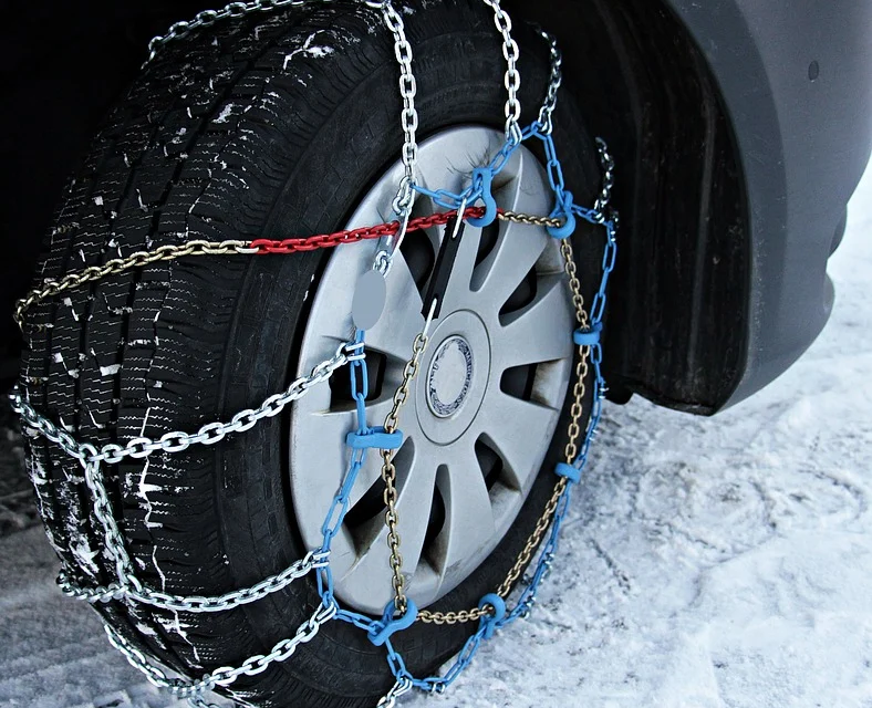 SULLE STRADE PROVINCIALI OBBLIGO DI PNEUMATICI INVERNALI O CATENE