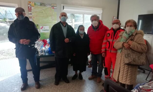 LA PUBBLICA ASSISTENZA DONA PACCHI ALIMENTARI ALLE FAMIGLIE BISOGNOSE DEL TERRITORIO COLLIGIANO