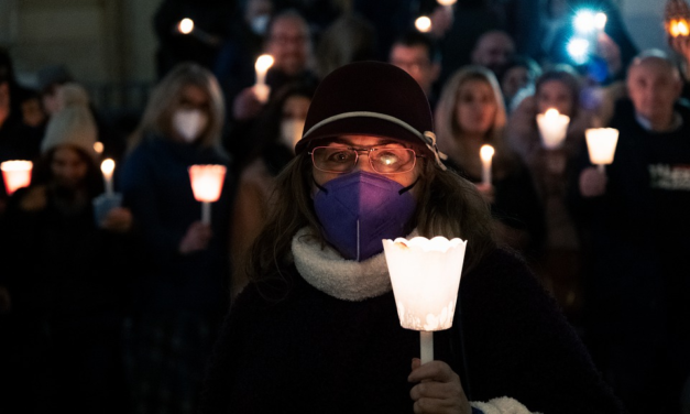 A COLLESALVETTI STASERA UNA FIACCOLATA SIMBOLICA CONTRO LA GUERRA IN UCRAINA