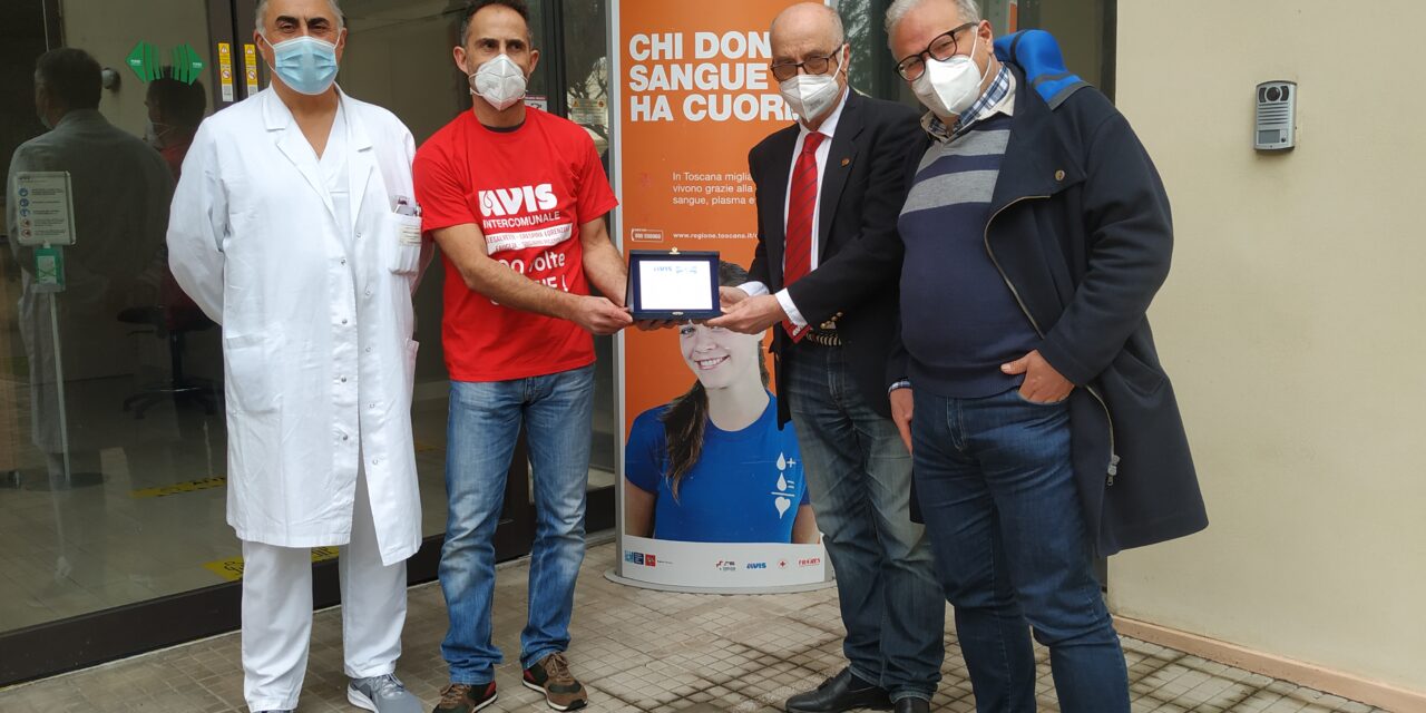 SIMONE GIORGI PREMIATO PER LE SUE 200 DONAZIONI DI SANGUE