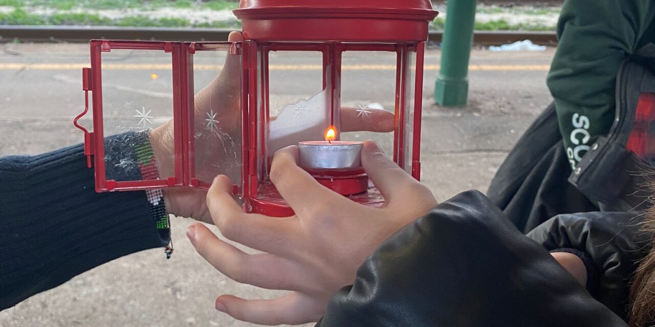 GLI SCOUT DEL “GUASTICCE 1°” ILLUMINANO COLLESALVETTI CON LA “LUCE DELLA PACE” DI BETLEMME