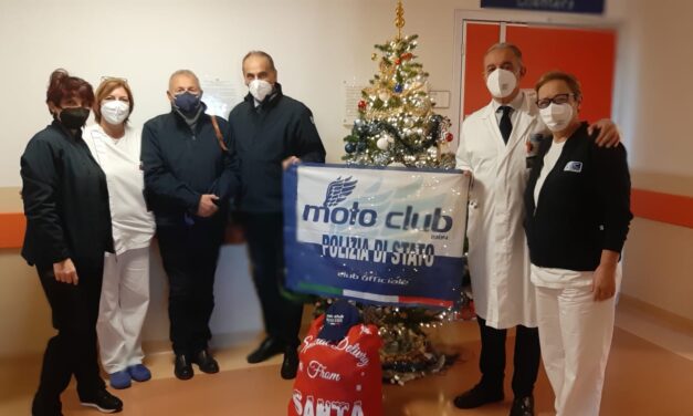 IL “MOTO CLUB” DELLA POLIZIA DI STATO CONSEGNA DONI AI PICCOLI PAZIENTI DELLA PEDIATRIA
