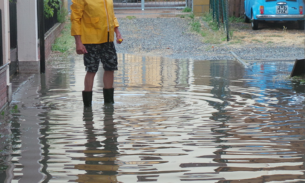 IL MALTEMPO FA VIVERE AI COLLIGIANI UNA GIORNATA DA INCUBO. IL COMUNE: «MASSIMA PRUDENZA, LIMITATE GLI SPOSTAMENTI». OGGI SCUOLE CHIUSE