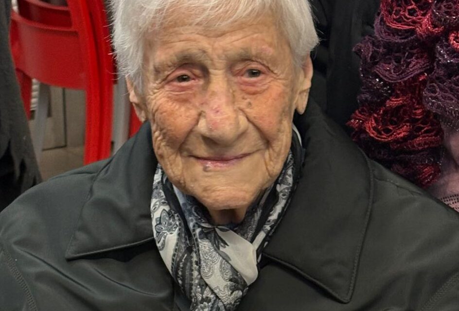 SIRIA ARZILLI: LA CENTENARIA DI STAGNO FESTEGGIA IL SECOLO TRA I RICORDI E L’AFFETTO DELLA COMUNITÀ