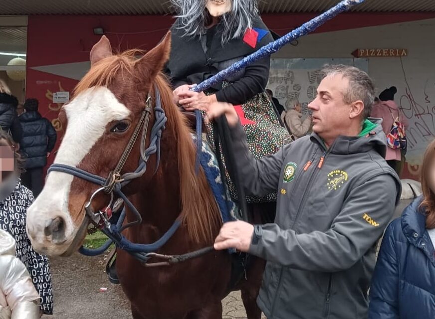 EPIFANIA 2025: A STAGNO LA BEFANA ARRIVA A CAVALLO