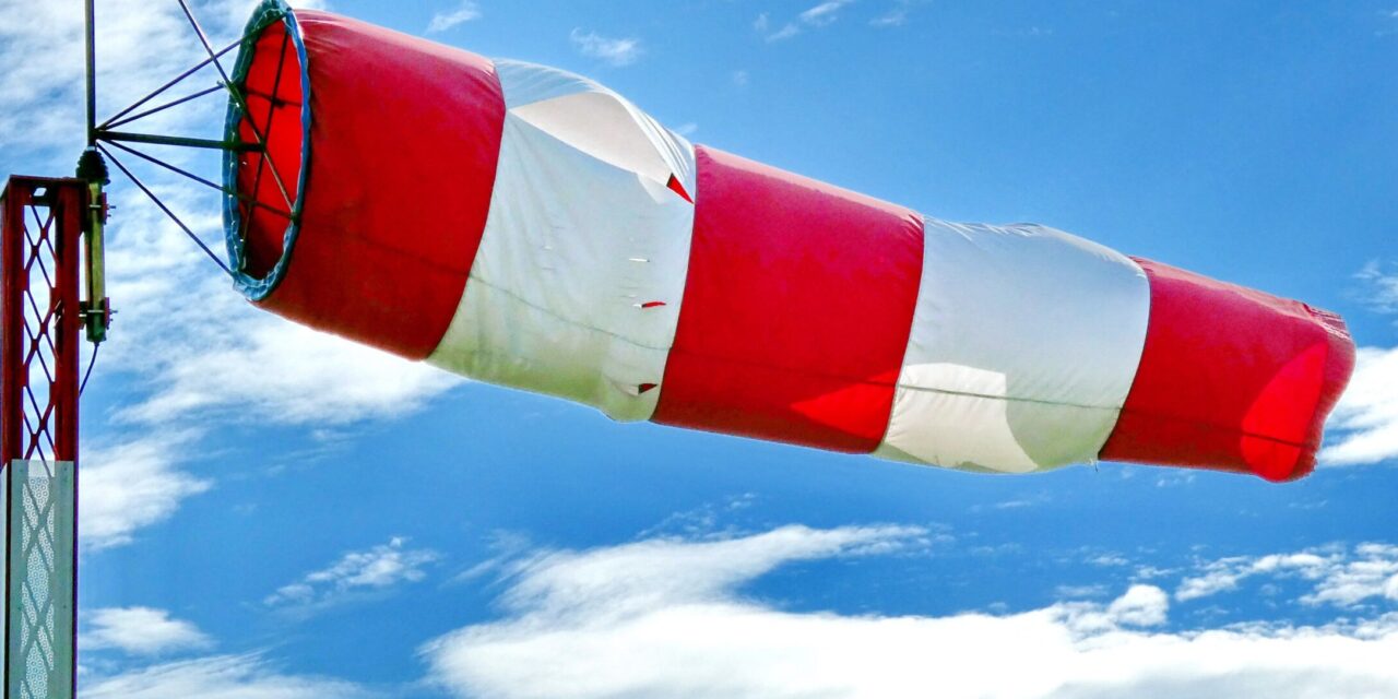 AVVISO DI CRITICITÀ PER RISCHIO VENTO: RACCOMANDAZIONI E STRUMENTI DI PREVENZIONE