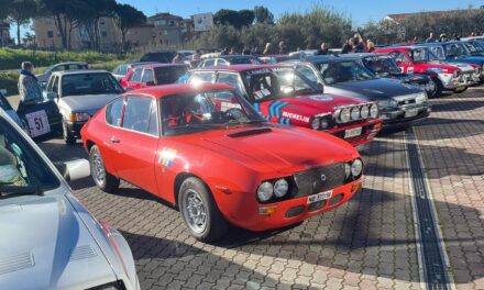 SULLE STRADE DELLA MEMORIA: COLLESALVETTI CELEBRA LA PASSIONE AUTOMOBILISTICA CON IL PRIMO MEETING DELL’AUTO