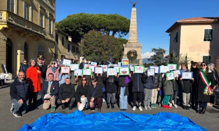 COLLESALVETTI CELEBRA IL CENTENARIO DEL MONUMENTO AI CADUTI: «LA MEMORIA È UN PONTE PER LA PACE»
